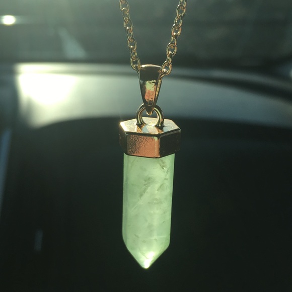 🌸Quartzite Point Necklace- NICKEL FREE - Picture 5 of 11